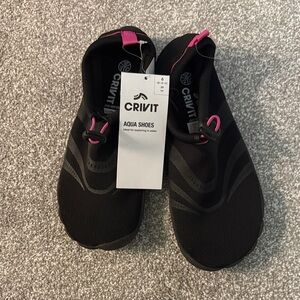 💦 Crivit Women's Black and Pink Aqua Shoes size (UK 39, US 8, UK 6)